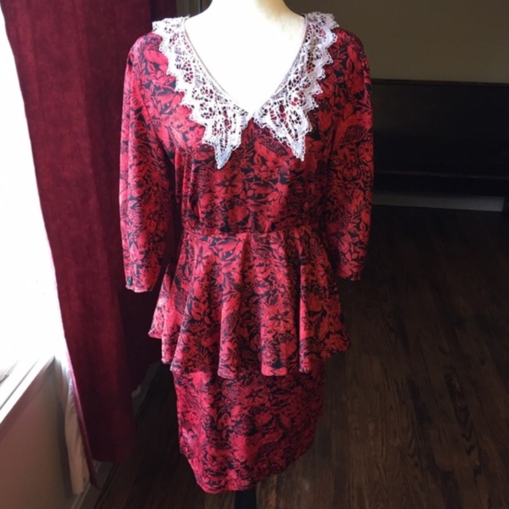 Vintage Red Dress Black Flora Design and Lace - Picture 5 of 6
